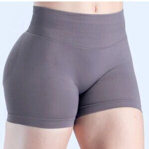 Dfyne Impact Shorts in truffle